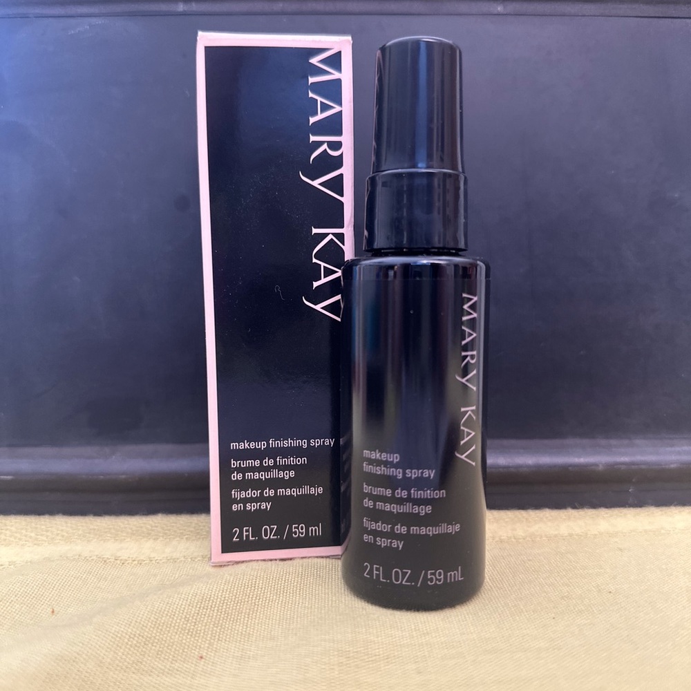 Mary Kay make up finishing spray